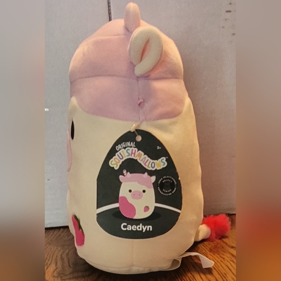 Squishmallows Strawberry Moo Pair - Picture 3 of 7